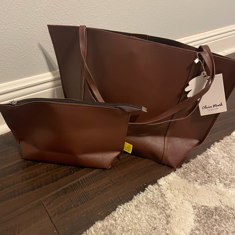Tote bag | Olivia Mark minimalist tote bag with inner pouch